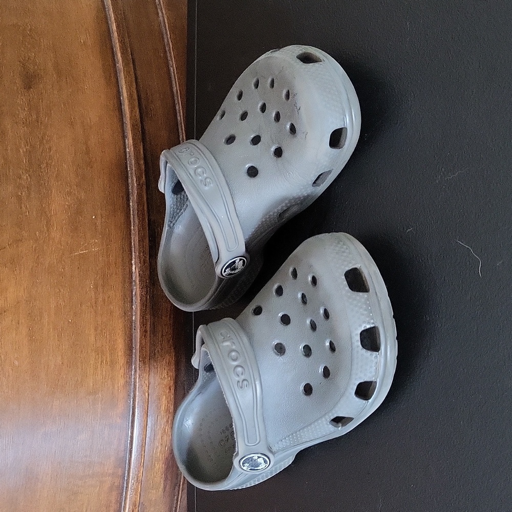 Kids green CROCS Size 10
